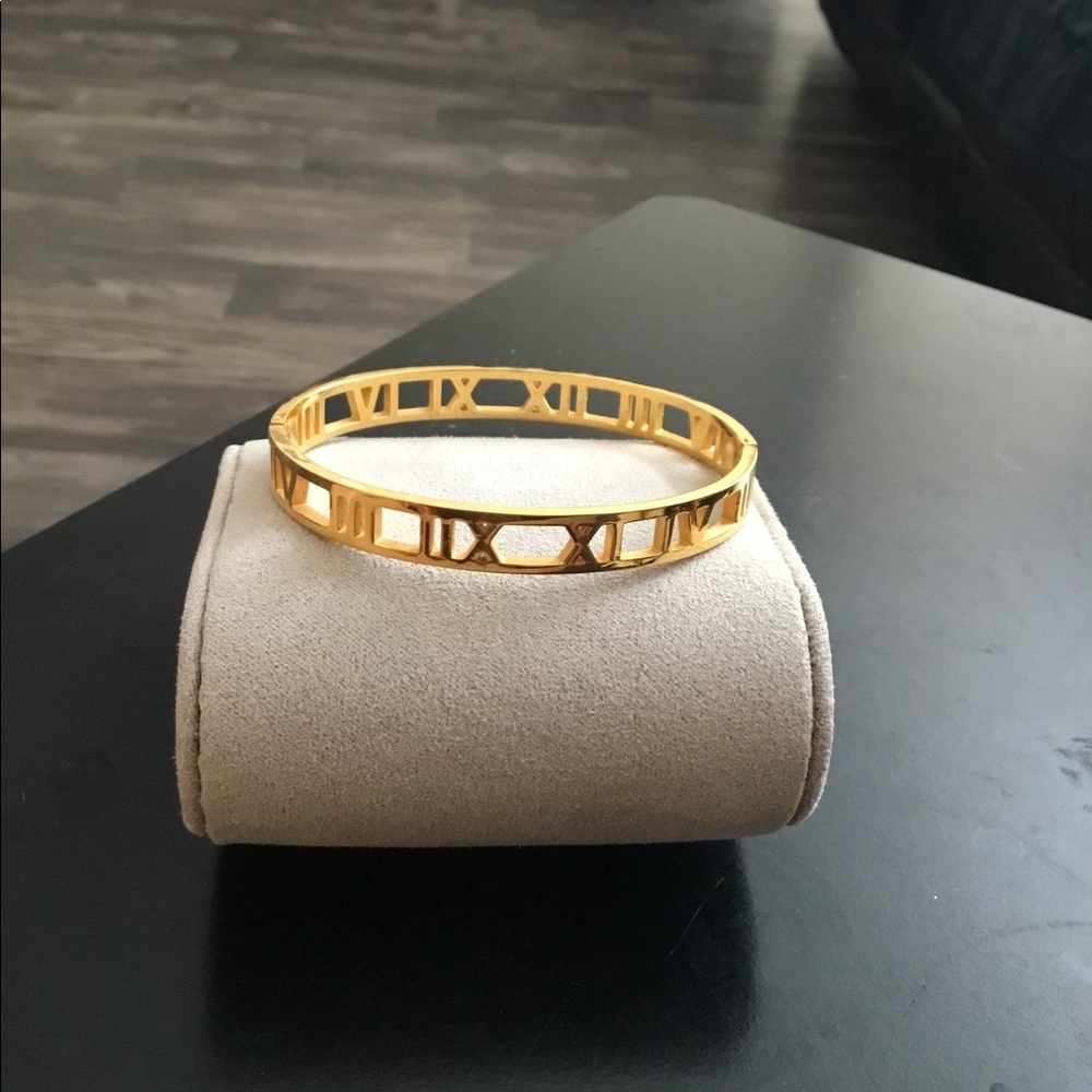 Fashion bracelet size small